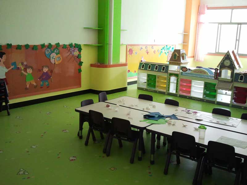北京市丰台区红黄蓝幼儿园地板