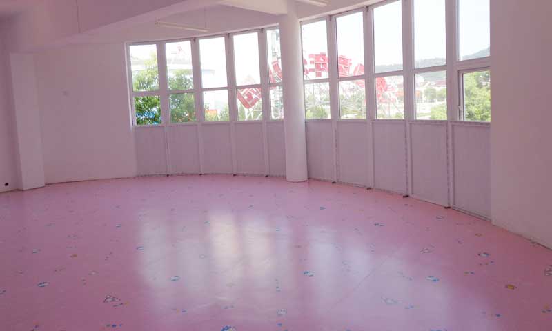 幼儿园地板不仅打理简单而且安装方便