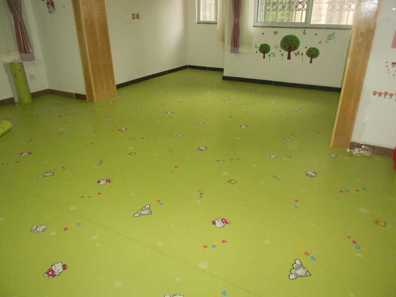 pvc儿童地板用在地暖房很合适